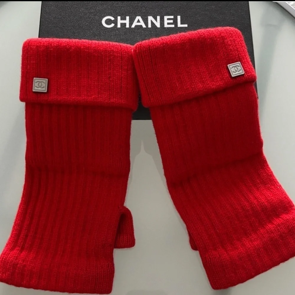 CHANEL Cashmere Red Fingerless Gloves with Silver Logo Accents